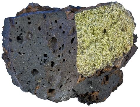  Olivine: Um Mineral Incansável para Refratários e Cerâmicas Avançadas!